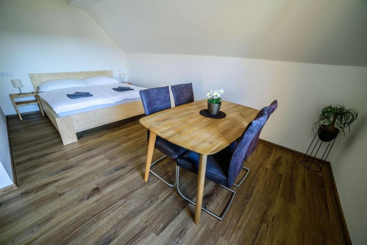 Apartmany Faustin Kvilda Rum bild